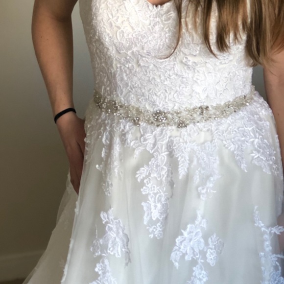 Alfred Angelo Wedding Dress - Picture 4 of 13